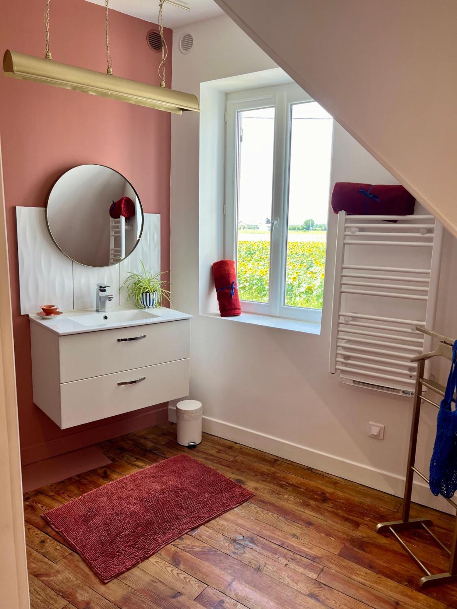 Les Hirondelles Du Marais Bed & Breakfast Riom Bagian luar foto
